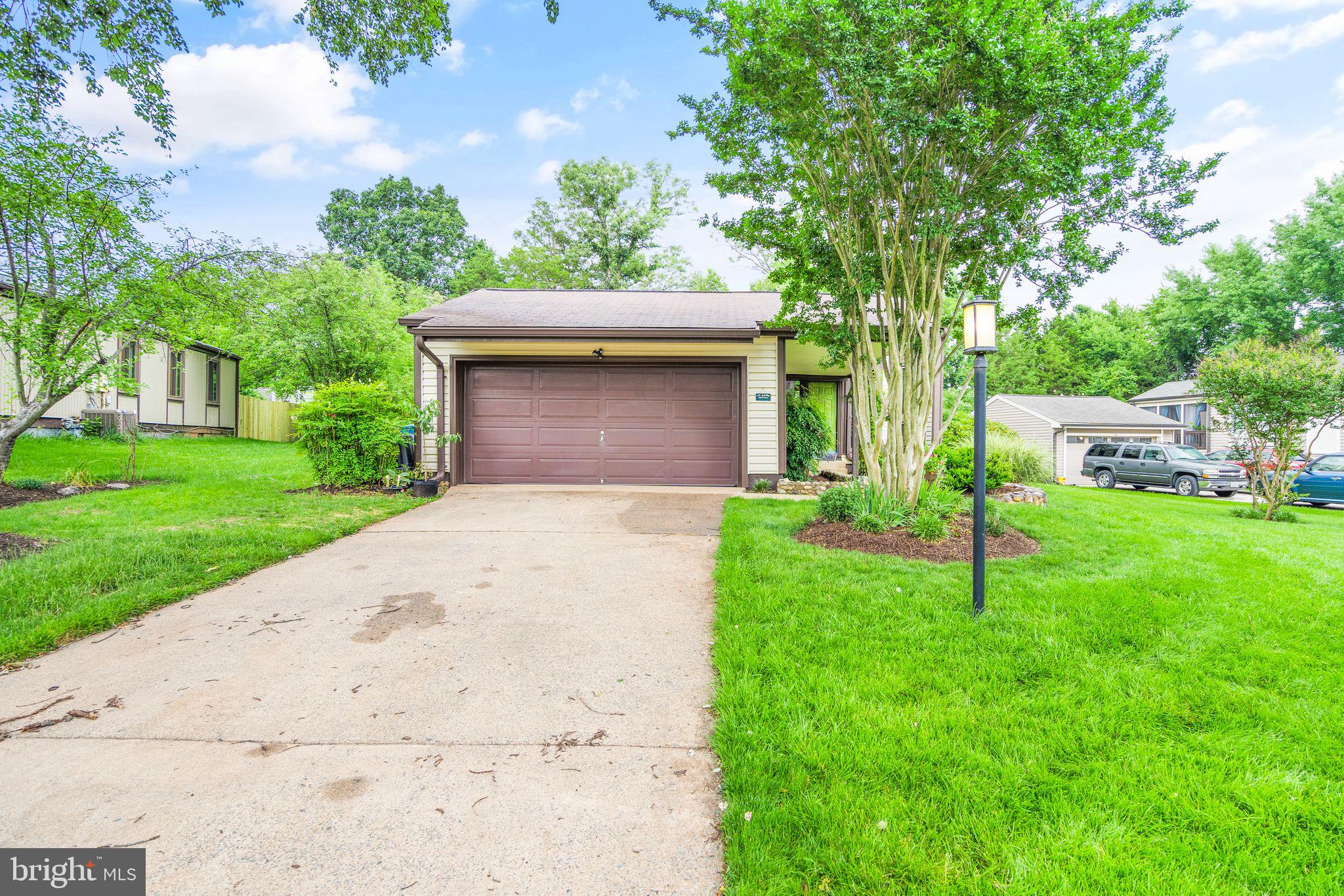 178 Magnolia Road Sterling, VA 20164 - Photo 2 of 42