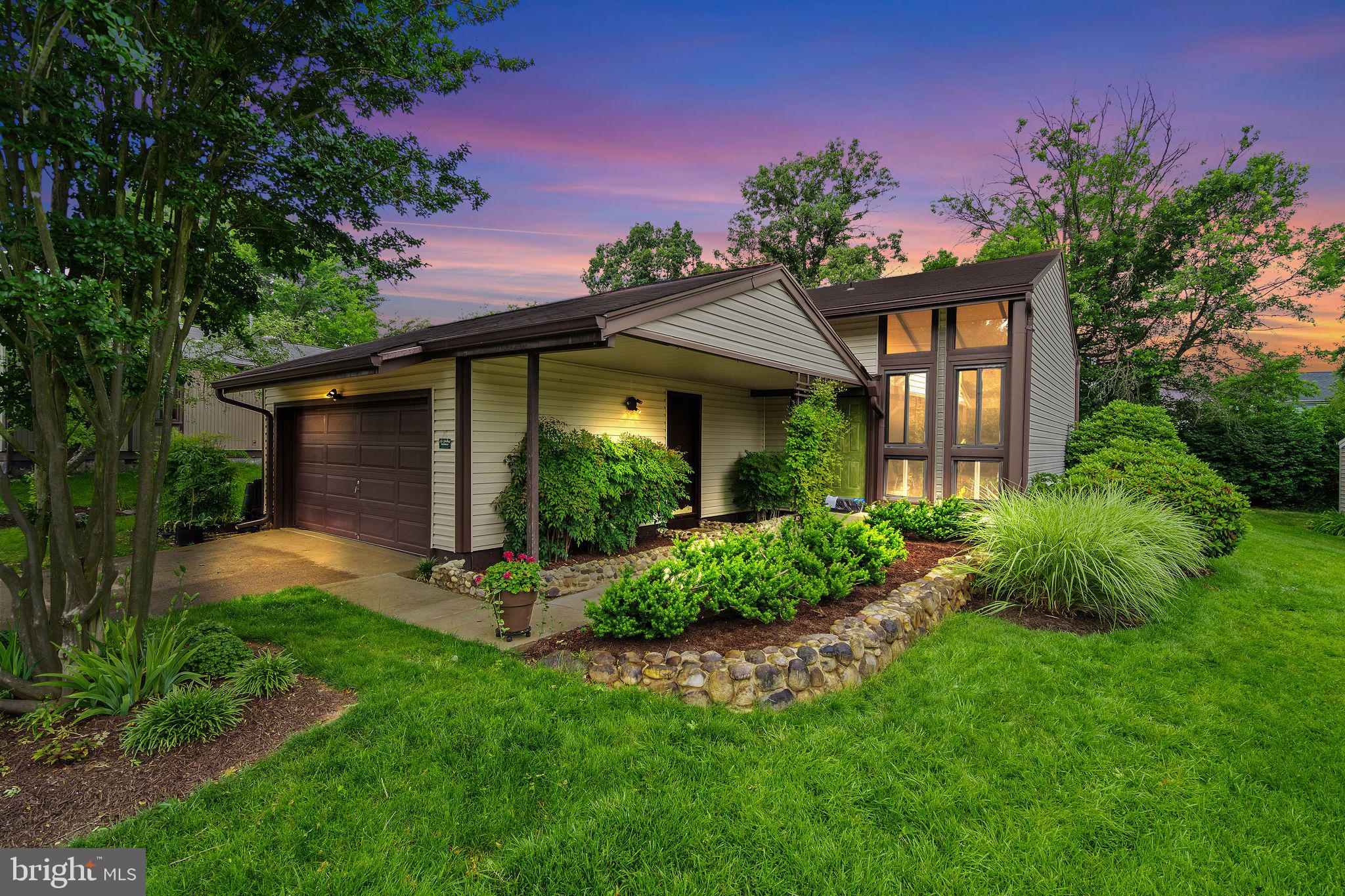 178 Magnolia Road Sterling, VA 20164 - Photo 3 of 42