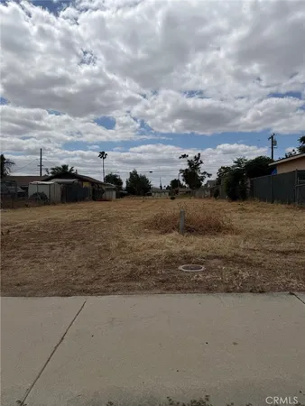 $170,000 | 257 West 1st Street, Perris, CA 92570
