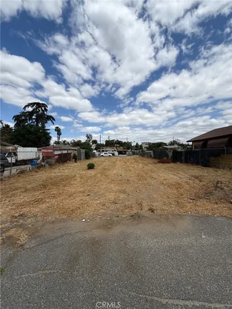 $170,000 | 257 West 1st Street, Perris, CA 92570