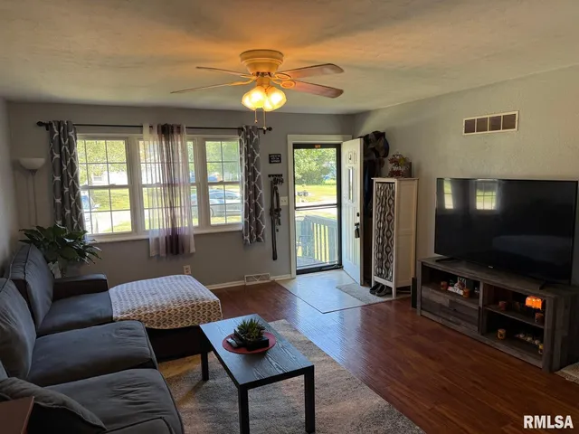 $178,000 | 14909 North Fruitland Lane, Chillicothe, IL 61523