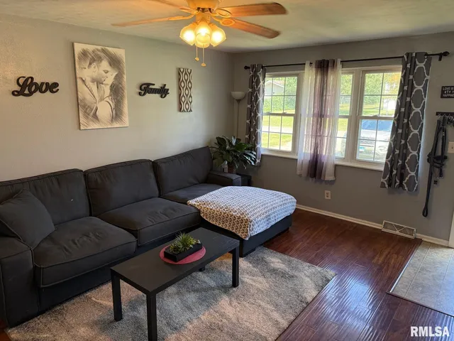 $178,000 | 14909 North Fruitland Lane, Chillicothe, IL 61523