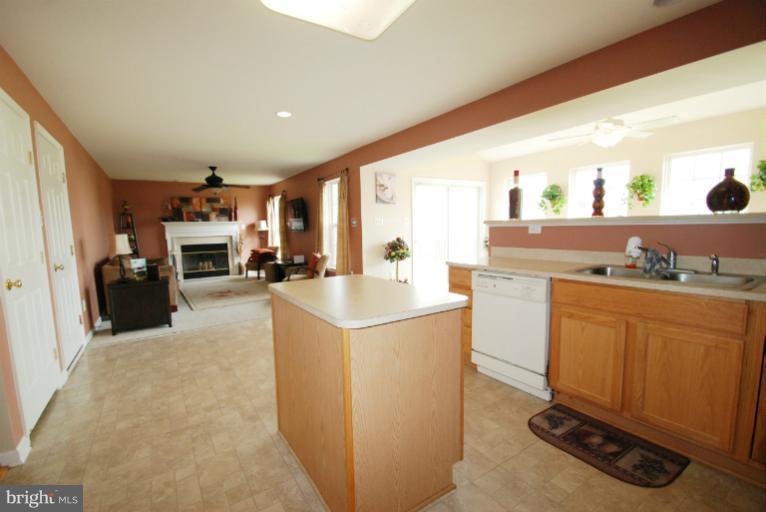 4 Robins Court Ridgely, MD 21660 - Photo 25 of 30 Kitchen