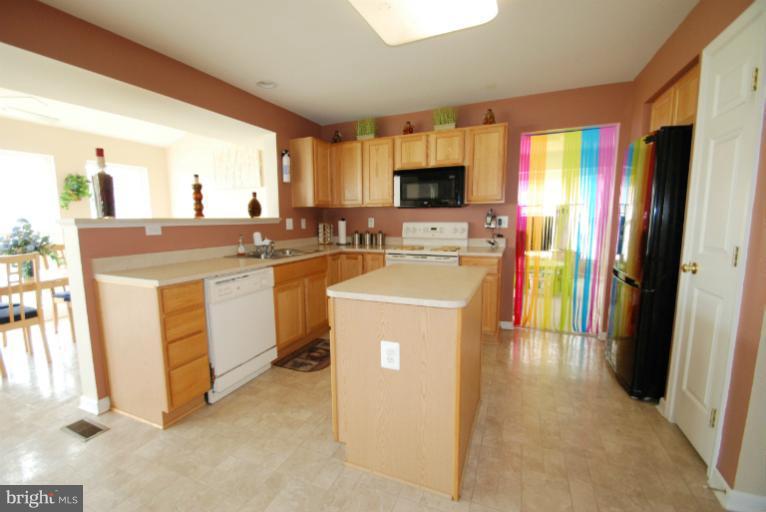 4 Robins Court Ridgely, MD 21660 - Photo 10 of 30 Kitchen