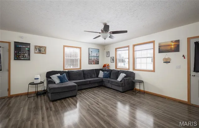 $265,000 | 26012 Satellite Road, Laquey, MO 65534