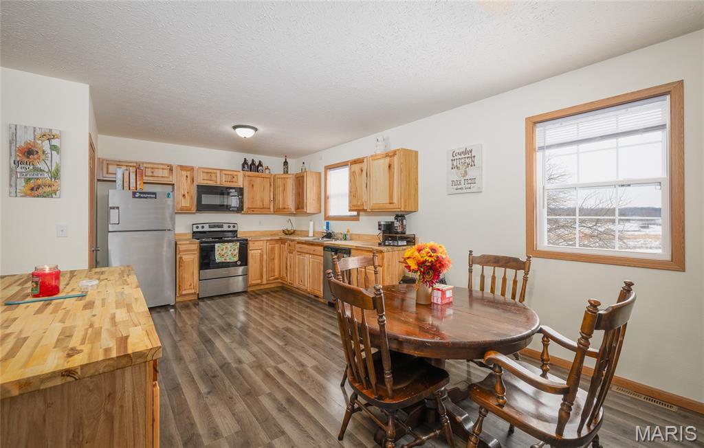 26012 Satellite Road Laquey, MO 65534 - Photo 6 of 34