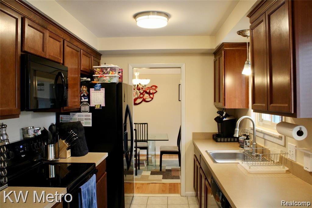 28408 Bay Tree Road Farmington Hills, MI 48334 - Photo 6 of 22