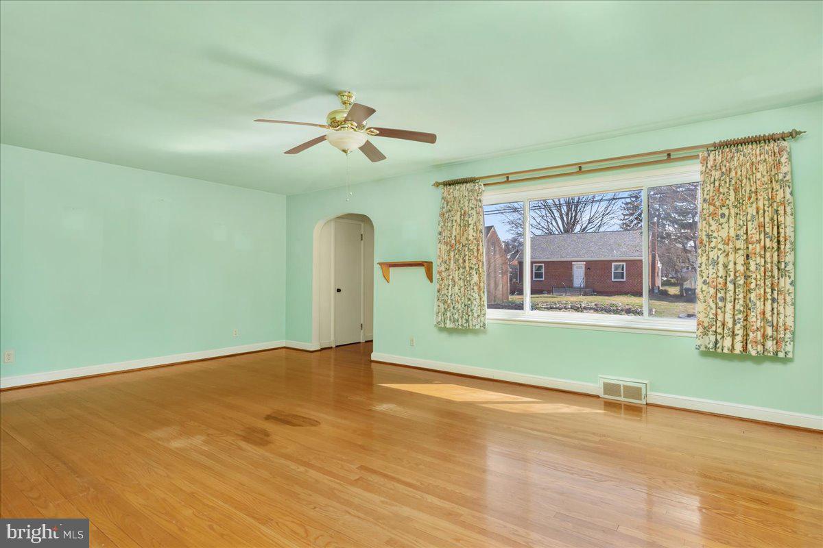 301 Avon Road Hagerstown, MD 21740 - Photo 7 of 31 Gallery Image 7