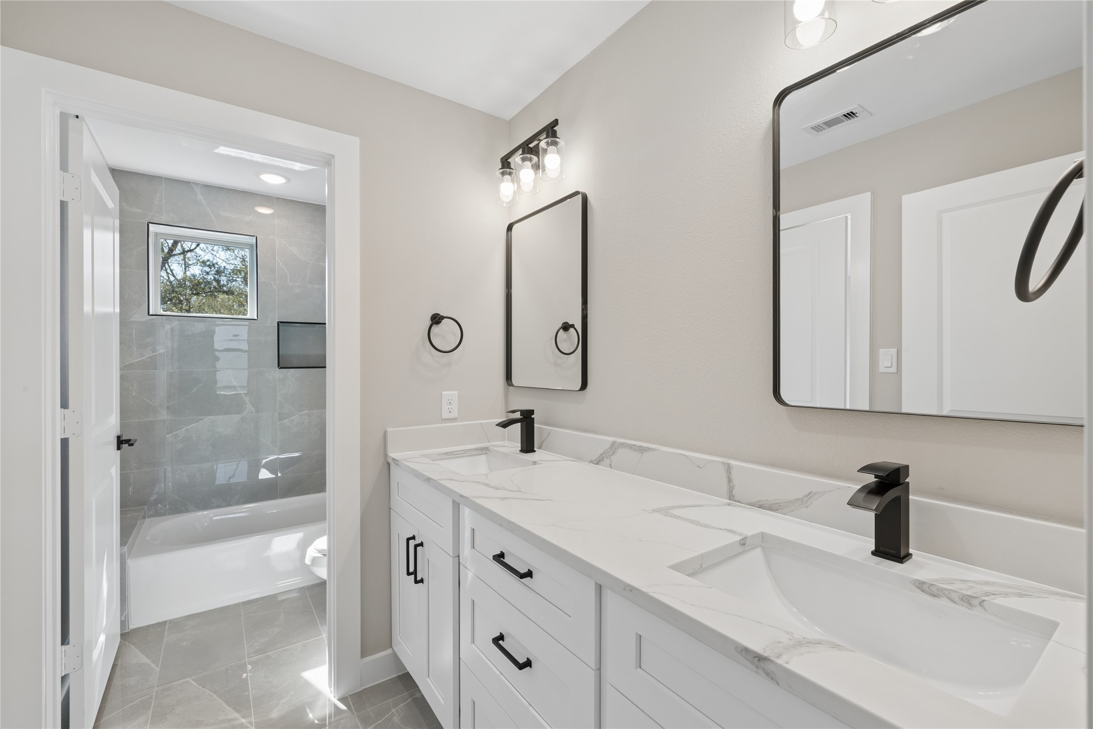 20019 Venetto St Spring Spring, TX 77388 - Photo 14 of 35 primary bath