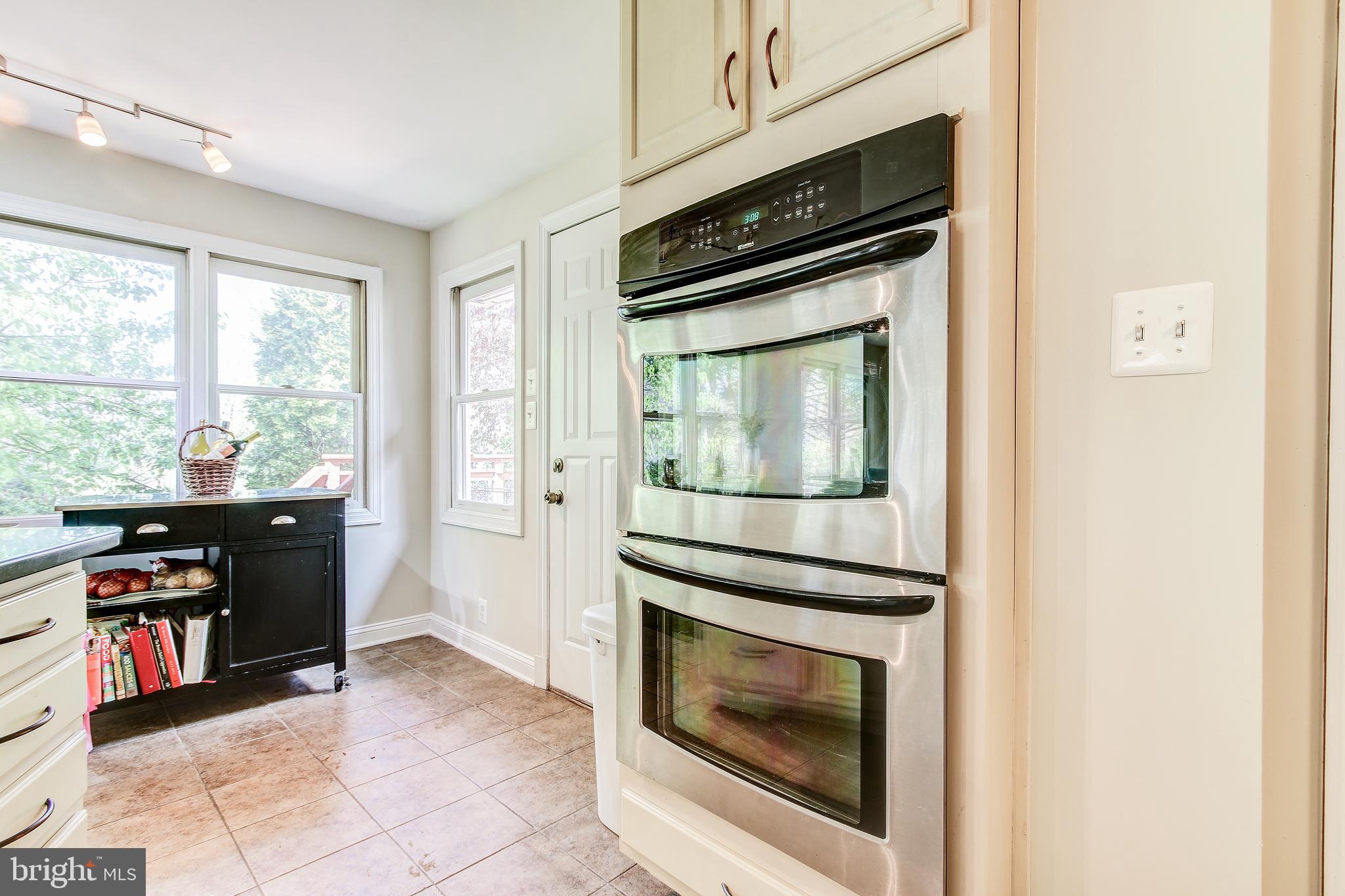 2009 Lansdowne Way Silver Spring, MD 20910 - Photo 12 of 51 Gallery Image 12