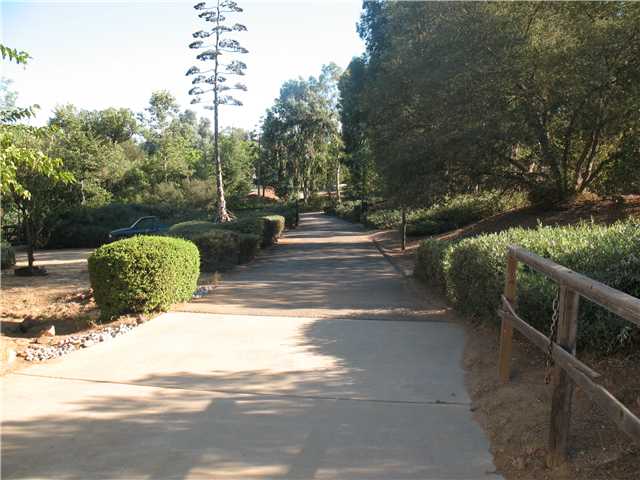 17556 Rancho De Carole Road Ramona, CA 92065 - Photo 9 of 25 Gallery Image 9