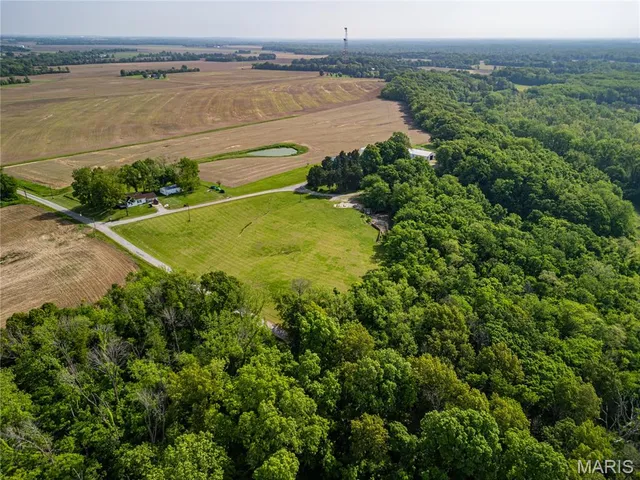 $335,000 | 634 North 200th Street, Vandalia, IL 62471