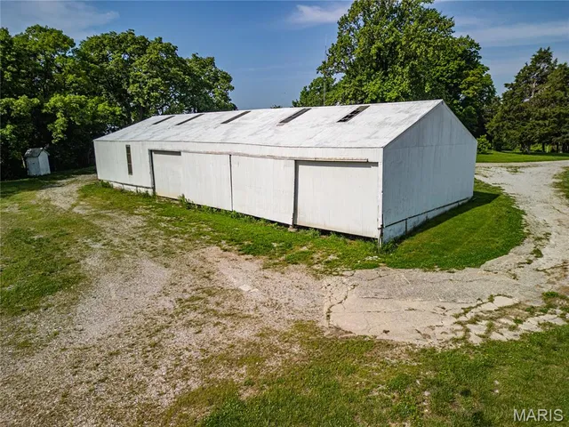 $335,000 | 634 North 200th Street, Vandalia, IL 62471