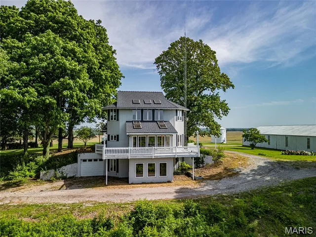 $335,000 | 634 North 200th Street, Vandalia, IL 62471