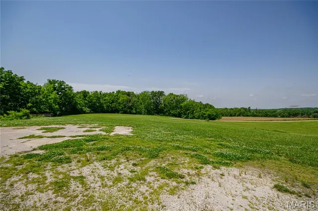 $335,000 | 634 North 200th Street, Vandalia, IL 62471