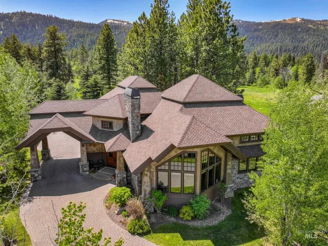 $2,900,000 | 791 Discovery Drive, Cascade, ID 83611