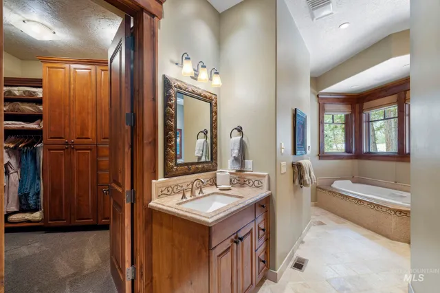 $2,900,000 | 791 Discovery Drive, Cascade, ID 83611