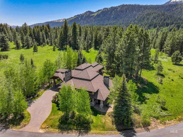 $2,900,000 | 791 Discovery Drive, Cascade, ID 83611