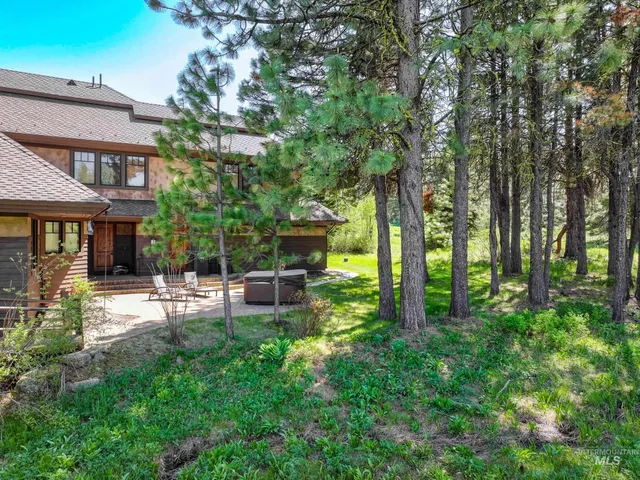 $2,900,000 | 791 Discovery Drive, Cascade, ID 83611