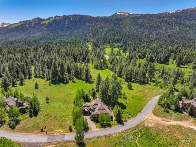 $2,900,000 | 791 Discovery Drive, Cascade, ID 83611