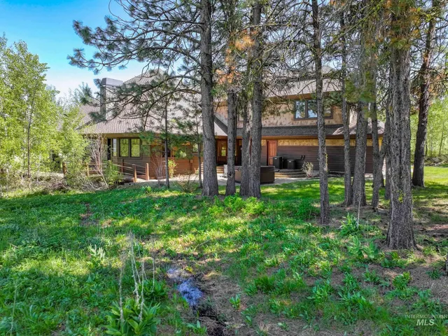 $2,900,000 | 791 Discovery Drive, Cascade, ID 83611