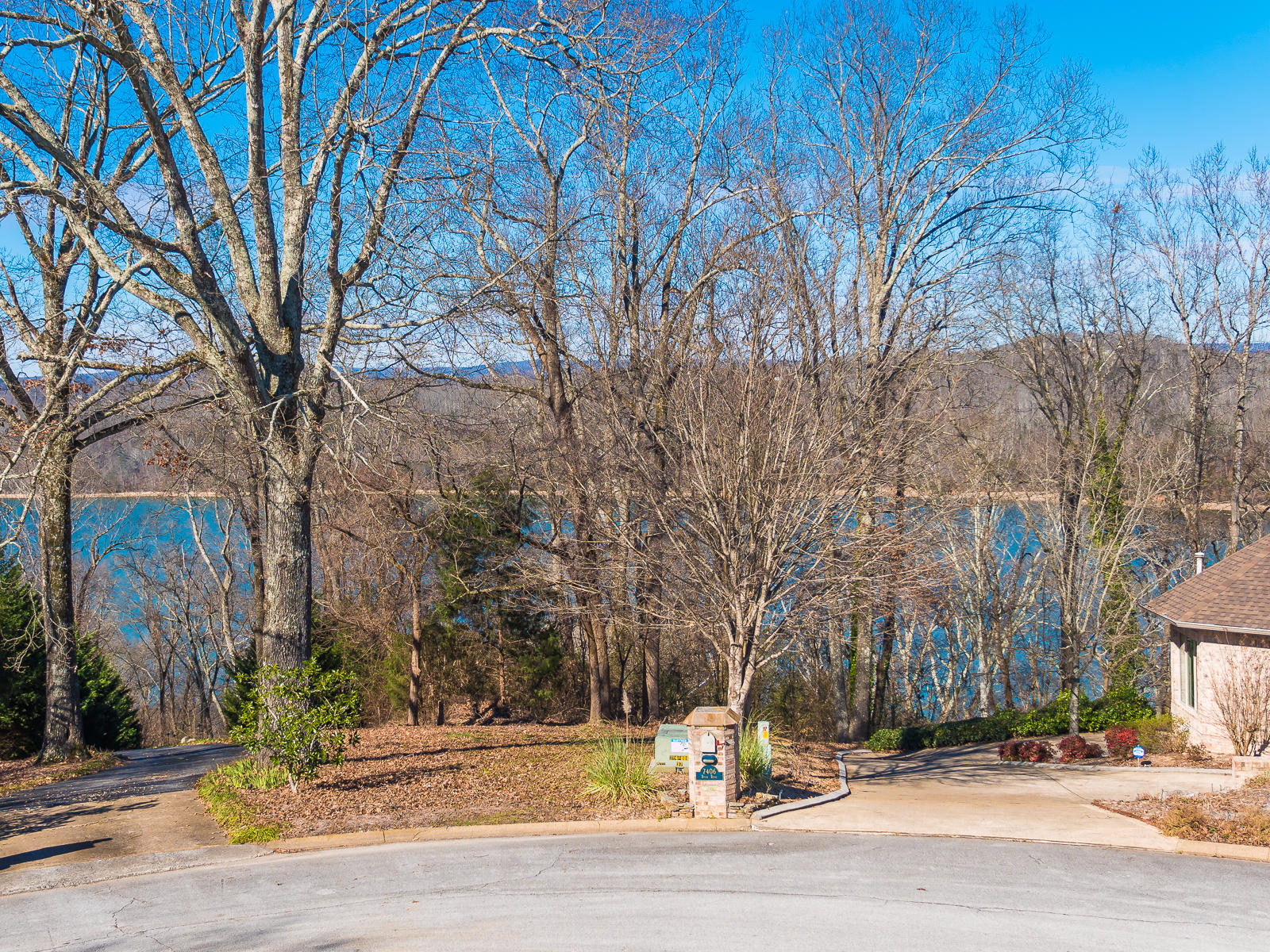 7402 River Ridge Drive, Unit 209 Chattanooga, TN 37416 - Photo 1 of 14 7402_RiverRidge_0-1
