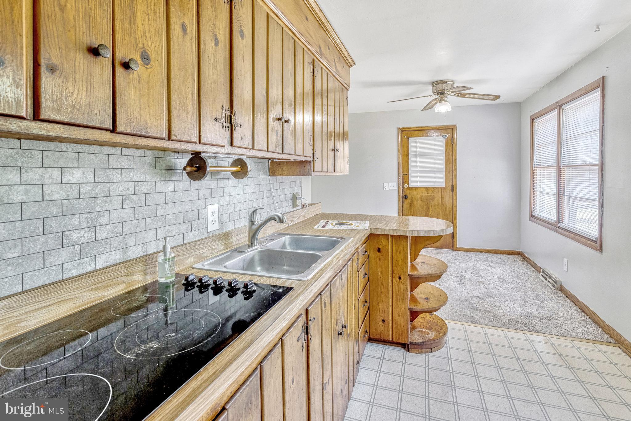 913 Ficklen Road Fredericksburg, VA 22405 - Photo 3 of 19 Gallery Image 3