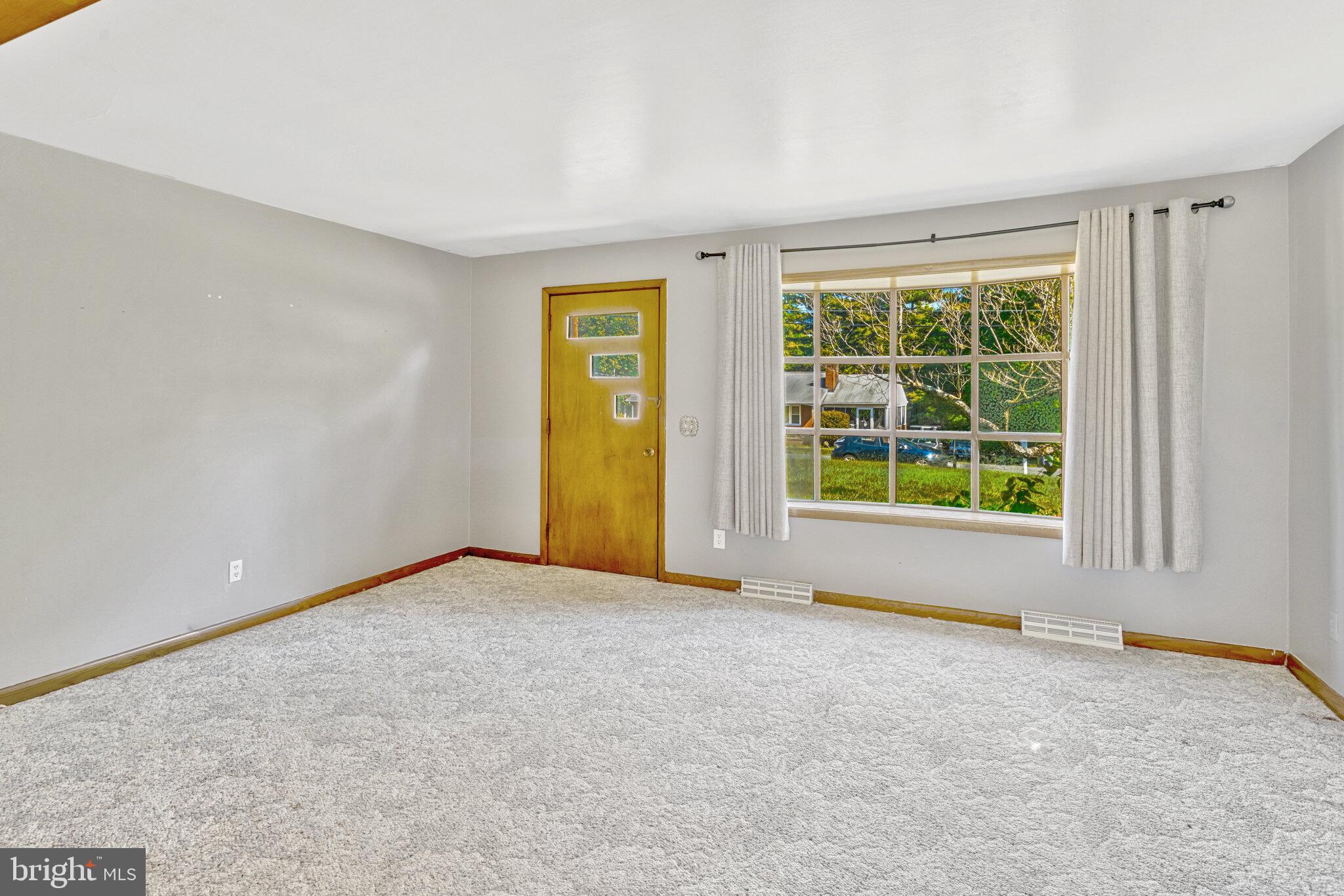 913 Ficklen Road Fredericksburg, VA 22405 - Photo 7 of 19 Gallery Image 7