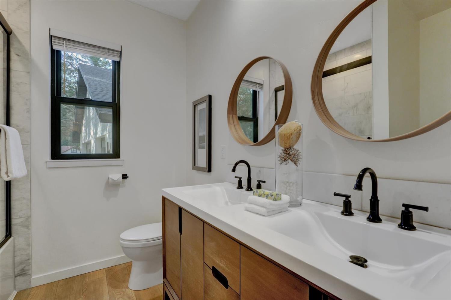 16304 Cooper Road Nevada City, CA 95959 - Photo 38 of 60 Guest Bath