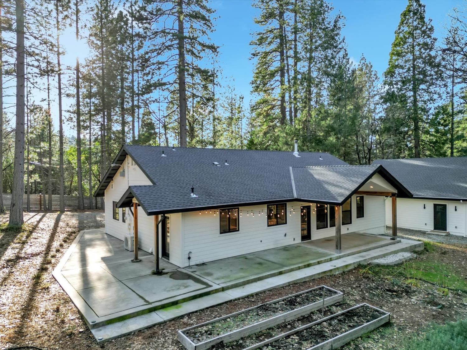 16304 Cooper Road Nevada City, CA 95959 - Photo 44 of 60 Back Covered Patio