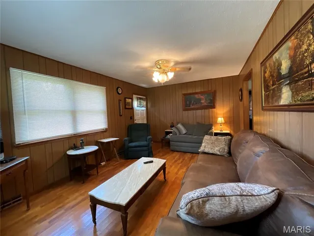 $340,000 | 932 State Hwy HH, Isabella, MO 65676