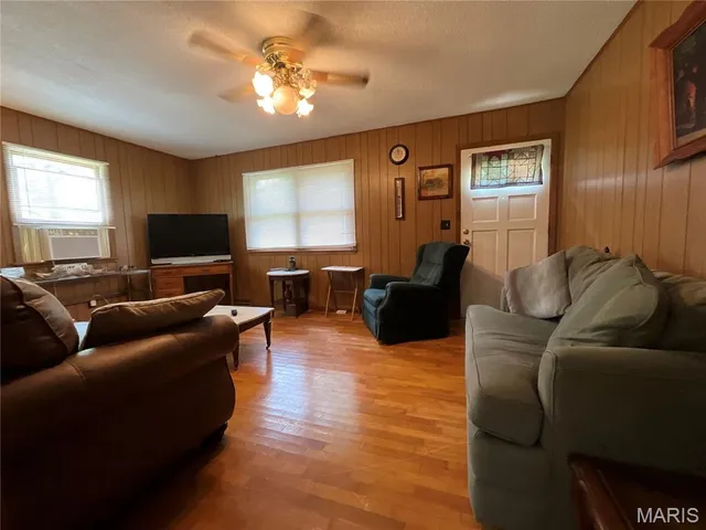 $340,000 | 932 State Hwy HH, Isabella, MO 65676