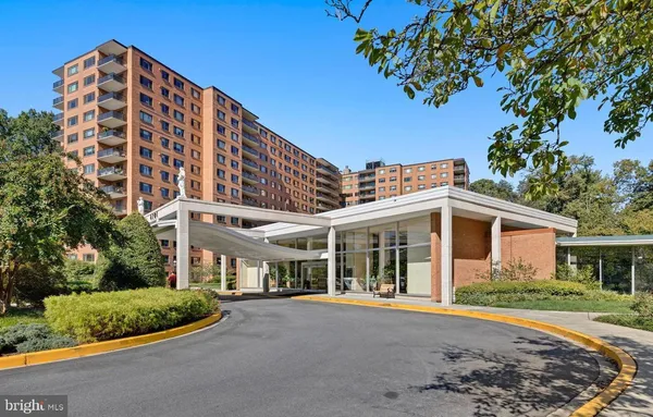 $290,000 | 4201 Cathedral Avenue Northwest, Unit 220E, Washington, DC 20016