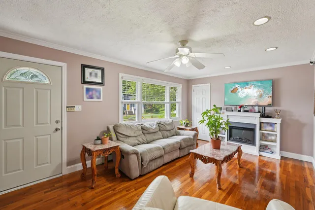 $549,000 | 17 Maplewood Boulevard, Suffern, NY 10901