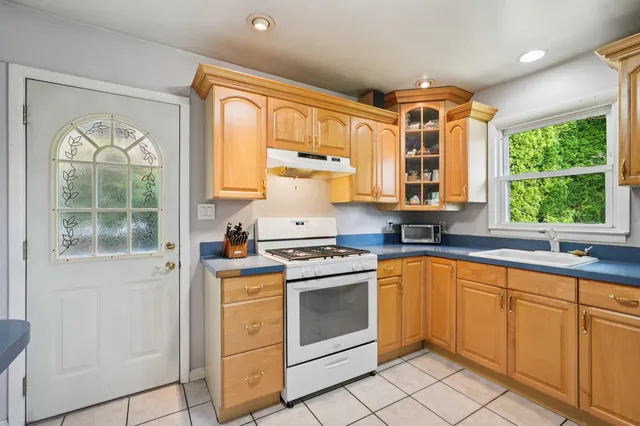 $549,000 | 17 Maplewood Boulevard, Suffern, NY 10901