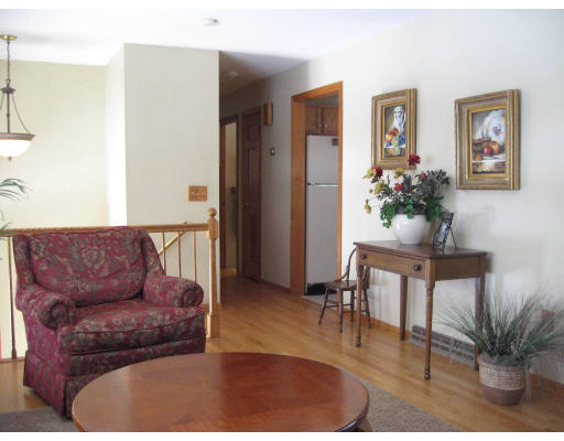 693 Shaker Road Longmeadow, MA 01106 - Photo 3 of 20