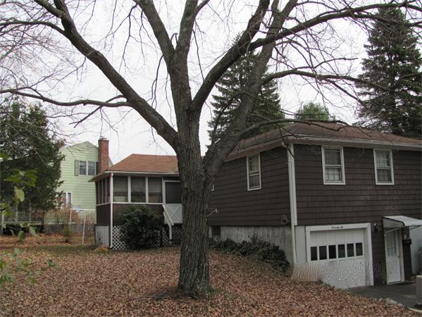 72 Plymouth Road Bellingham, MA 02019 - Photo 4 of 12 Gallery Image 4