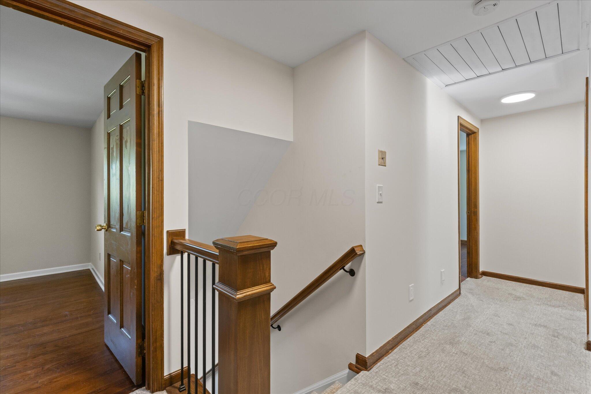 6041 Rocky Rill Road Columbus, OH 43235 - Photo 25 of 46 new carpet and wrought iron rails