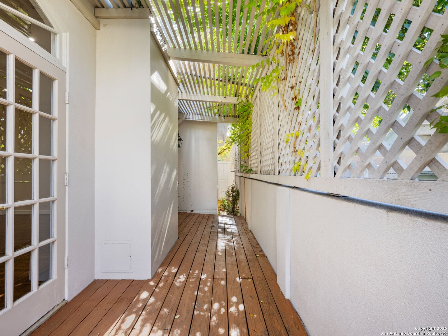 160 Burr Road San Antonio, TX 78209 - Photo 53 of 60 a view of entryway