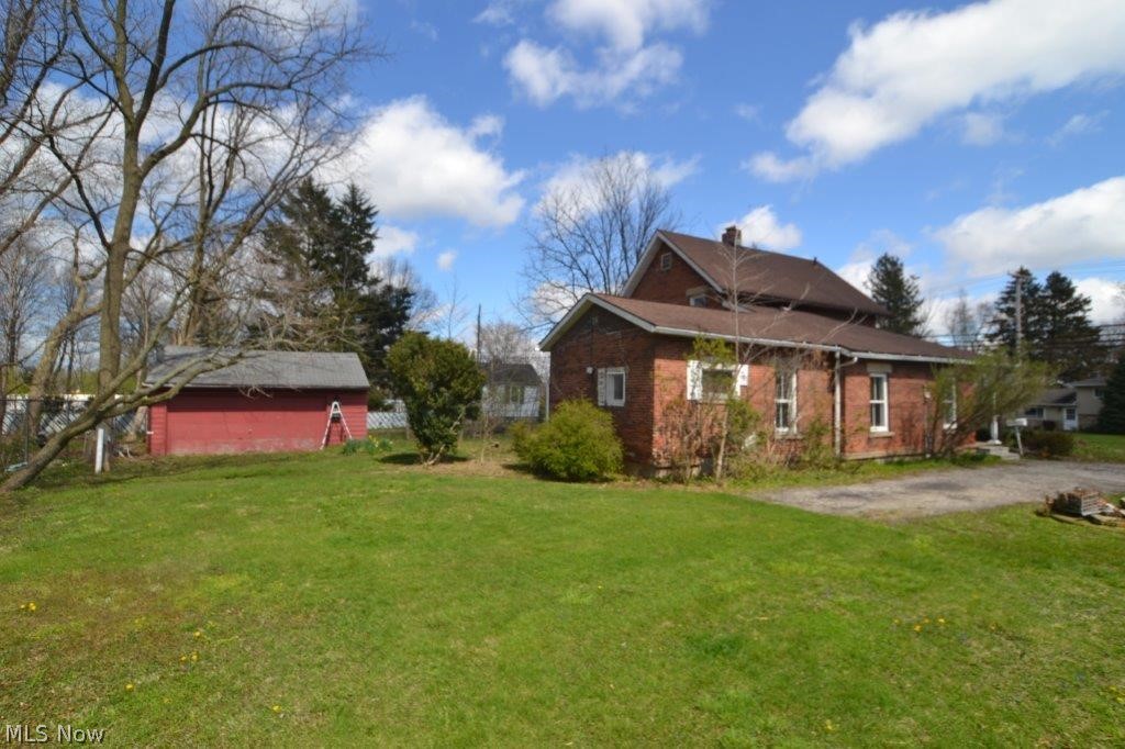 4666 Grayton Road Cleveland, OH 44135 - Photo 8 of 27 driveside
