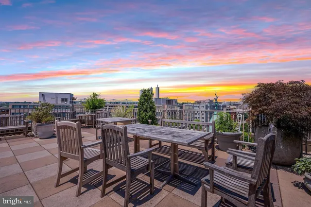 $2,450 | 1301 20th Street Northwest, Unit 513, Washington, DC 20036