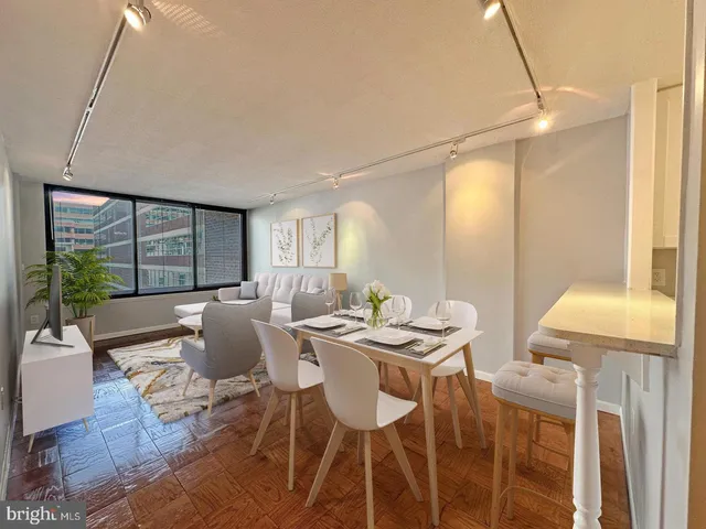 $2,450 | 1301 20th Street Northwest, Unit 513, Washington, DC 20036