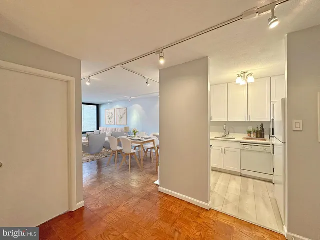 $2,450 | 1301 20th Street Northwest, Unit 513, Washington, DC 20036