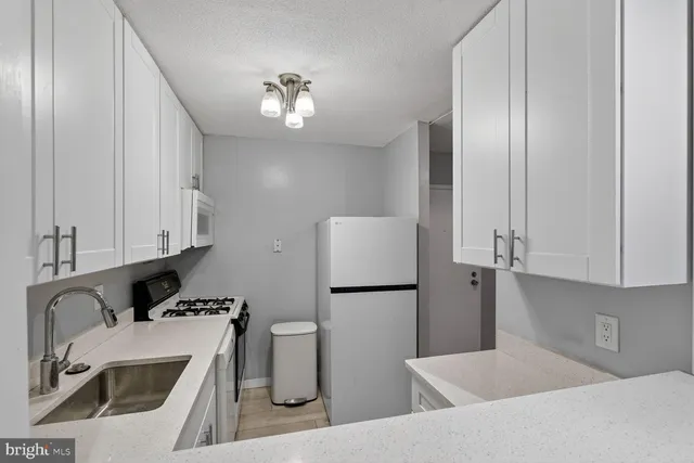 $2,450 | 1301 20th Street Northwest, Unit 513, Washington, DC 20036