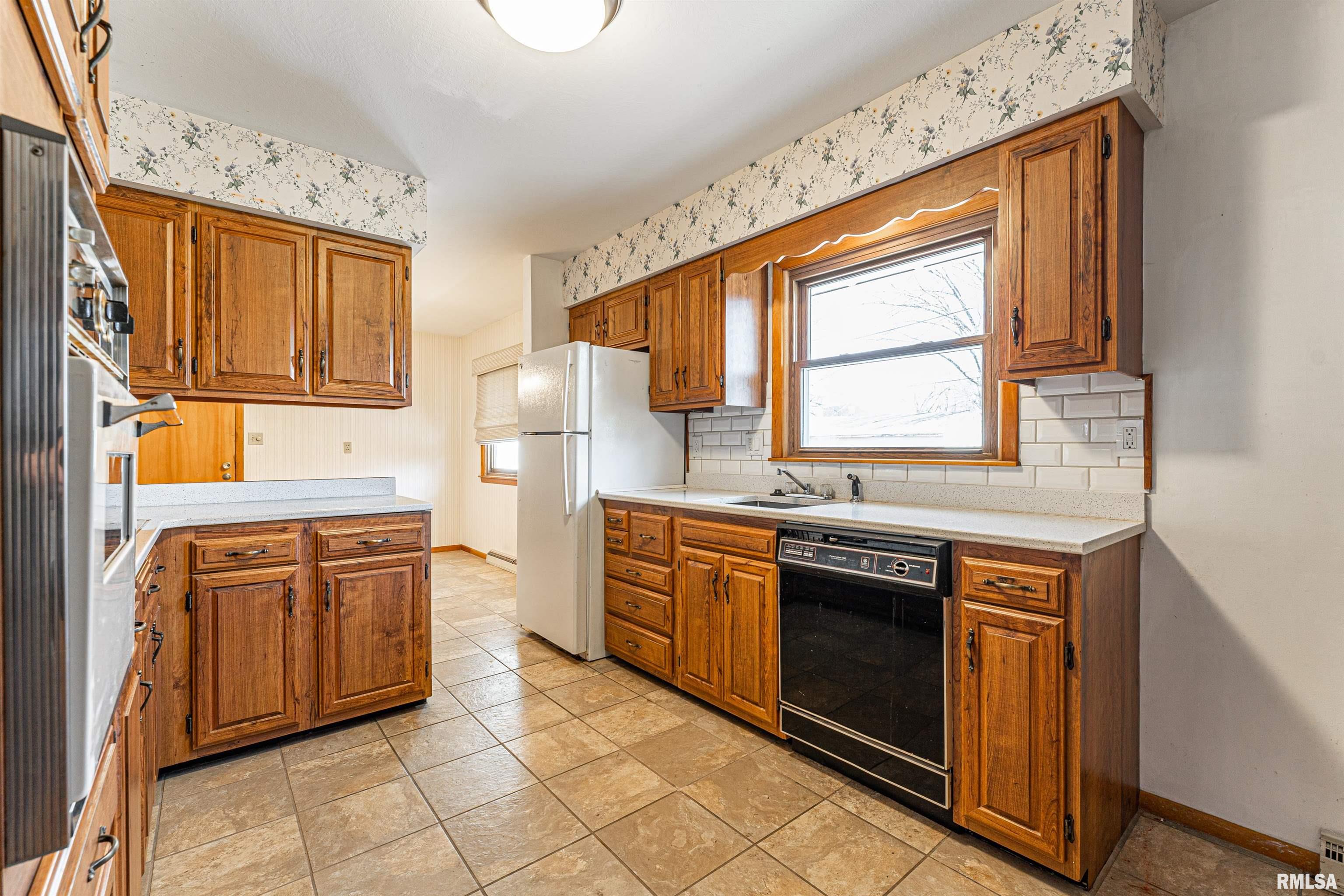 1510 Rutledge Drive Lincoln, IL 62656 - Photo 13 of 37 Gallery Image 13