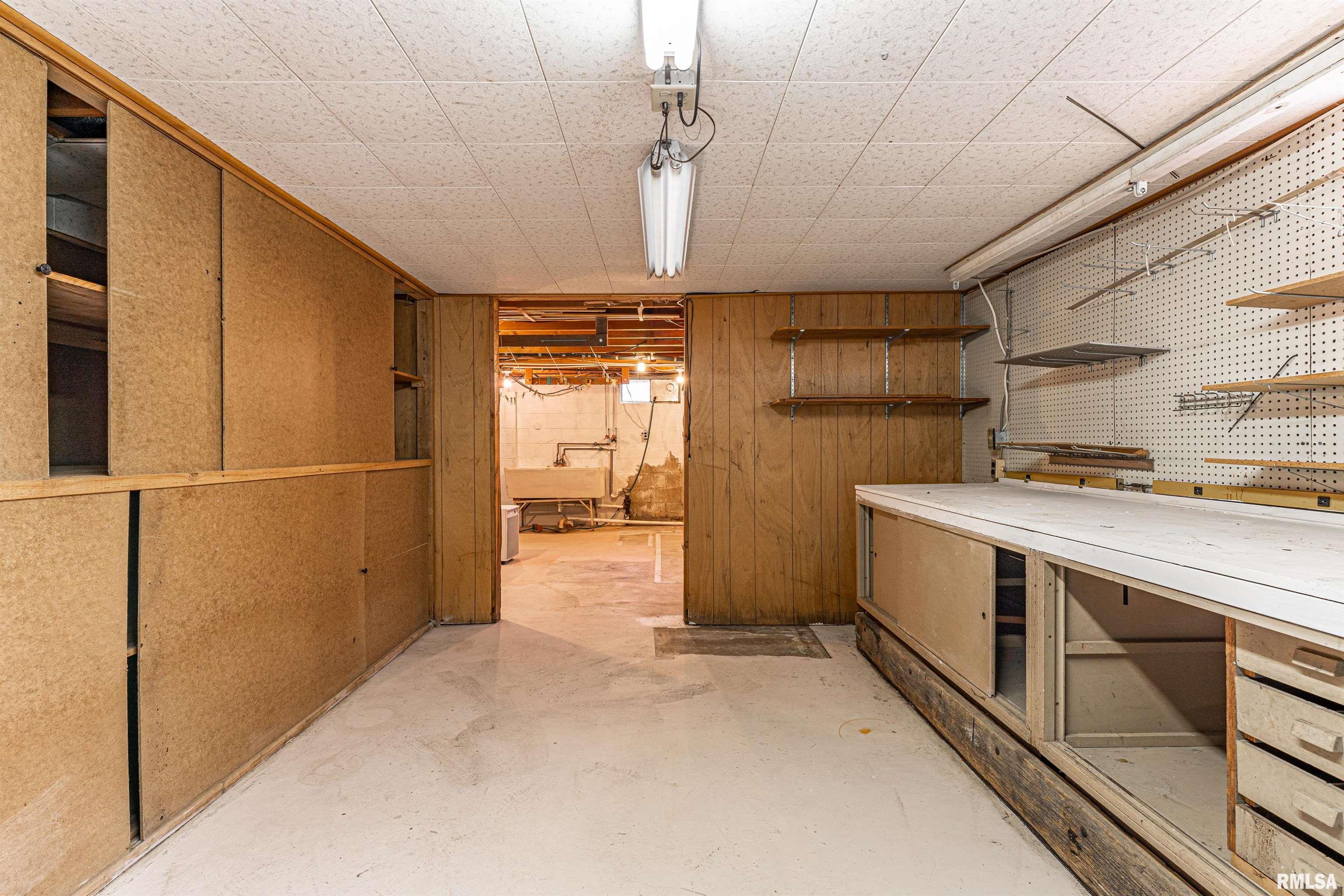1510 Rutledge Drive Lincoln, IL 62656 - Photo 30 of 37 Gallery Image 30