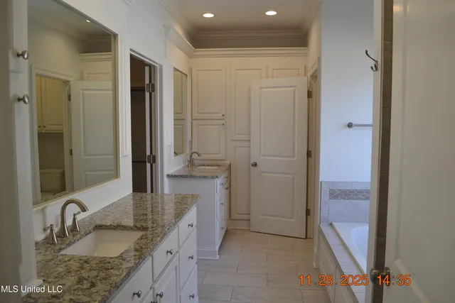 $319,900 | 529 East Park Street, Canton, MS 39046