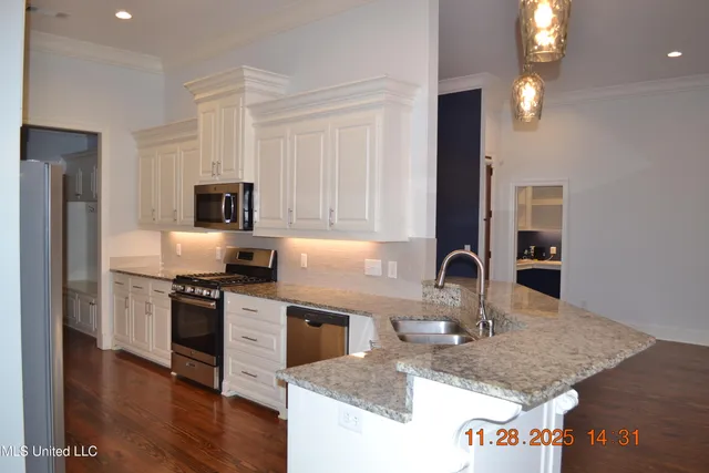 $319,900 | 529 East Park Street, Canton, MS 39046