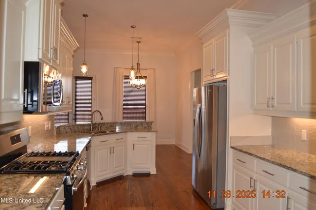 $319,900 | 529 East Park Street, Canton, MS 39046