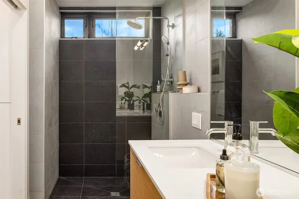 $1,340,000 | 226 Canopy Path Northwest, Bainbridge Island, WA 98110